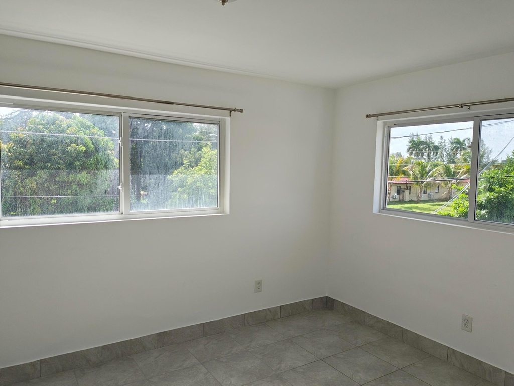 2719 Lincoln Street - Photo 2