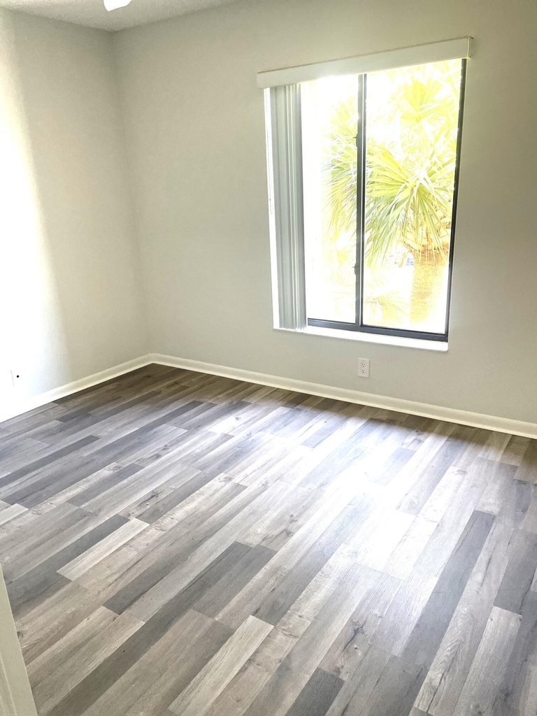 811 Sky Pine Way - Photo 8