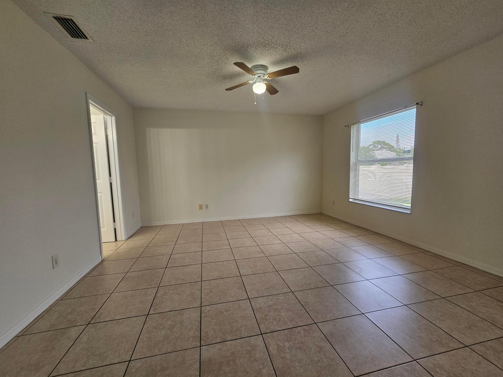 162 Sw Grimaldo Terrace - Photo 4
