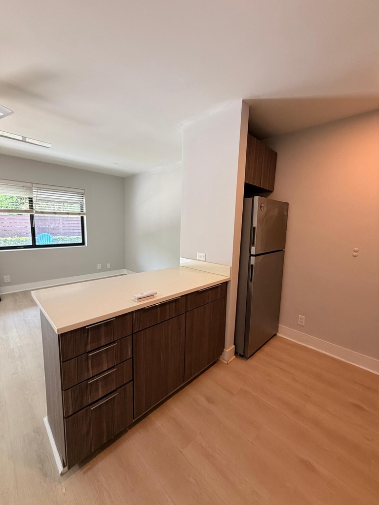 1273 Ne 38th Street - Photo 3
