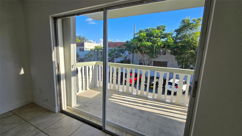 15205 Ne 6th Avenue - Photo 7