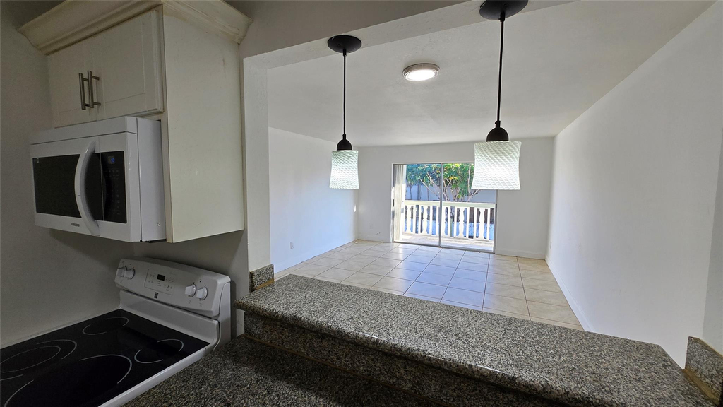 15205 Ne 6th Avenue - Photo 5