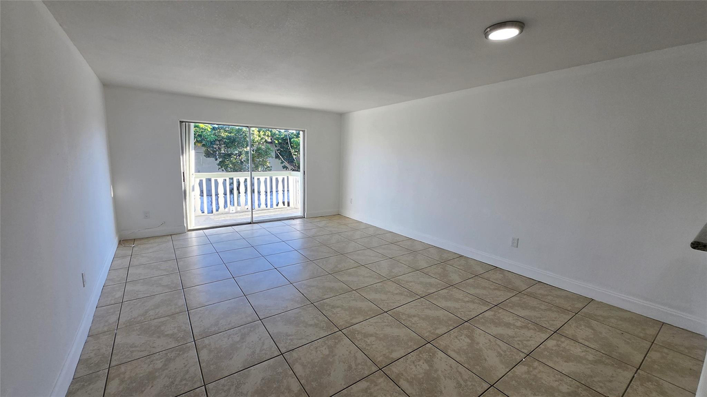 15205 Ne 6th Avenue - Photo 6