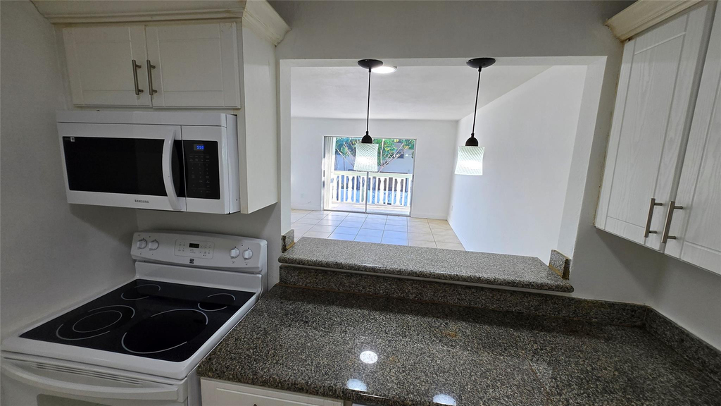 15205 Ne 6th Avenue - Photo 4