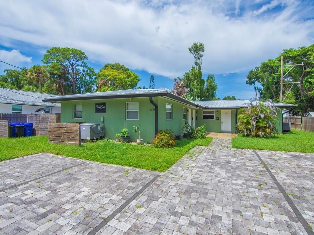 2036 19th Street - Photo 5