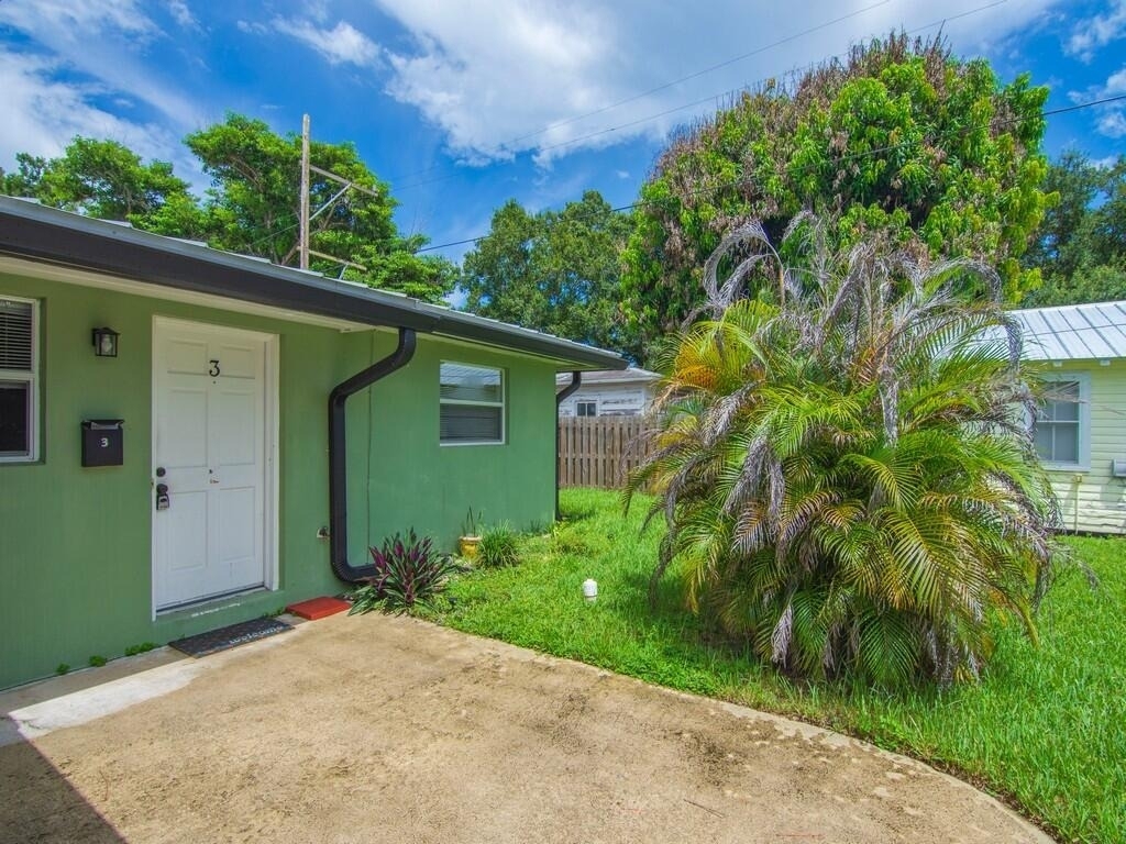 2036 19th Street - Photo 2