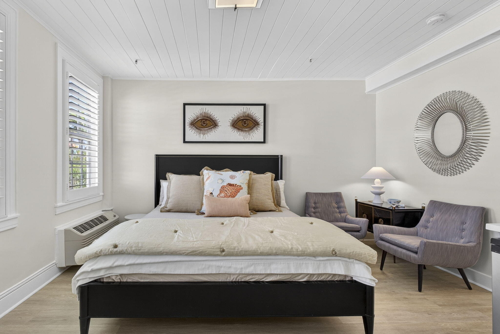 235 Sunrise Avenue - Photo 0