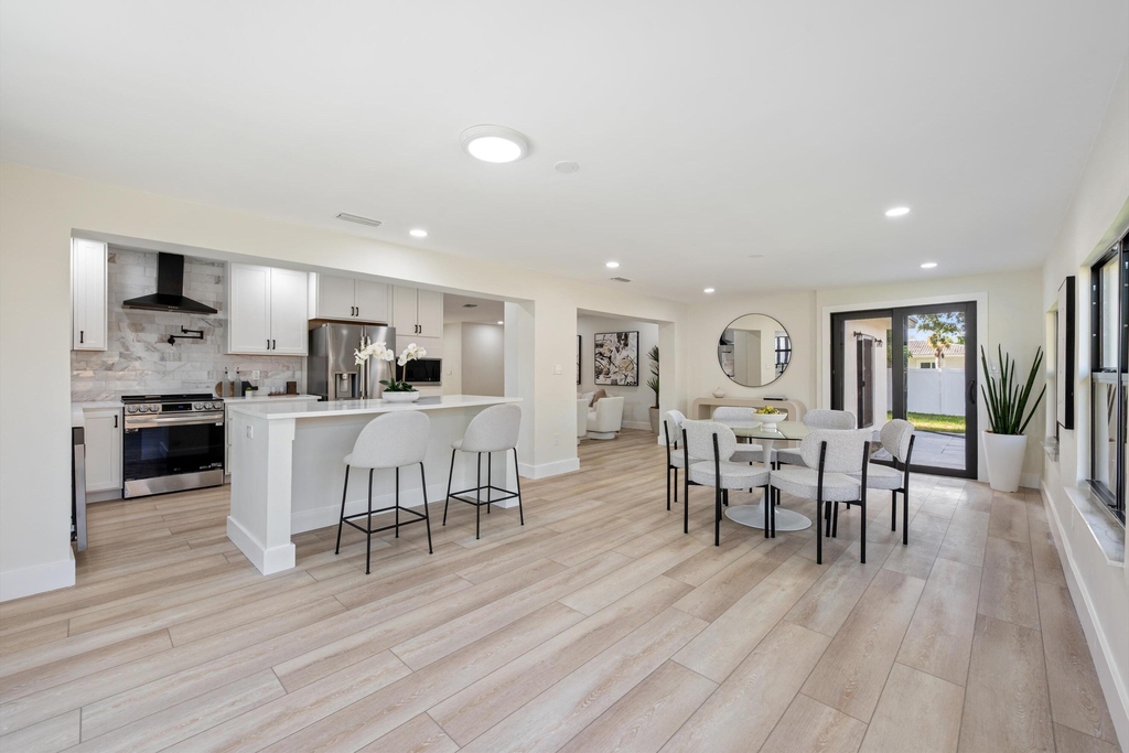 8201 Nw 67th Avenue - Photo 5