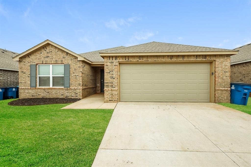 518 Crystal Lane - Photo 0