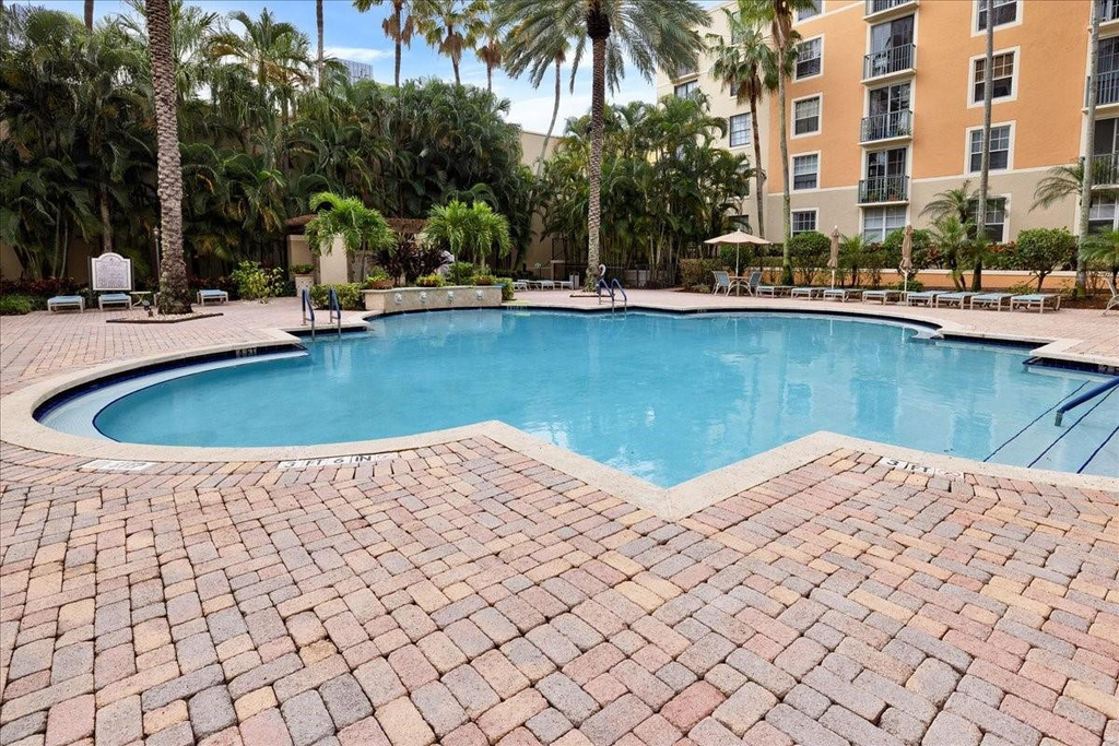 651 Okeechobee Boulevard - Photo 28