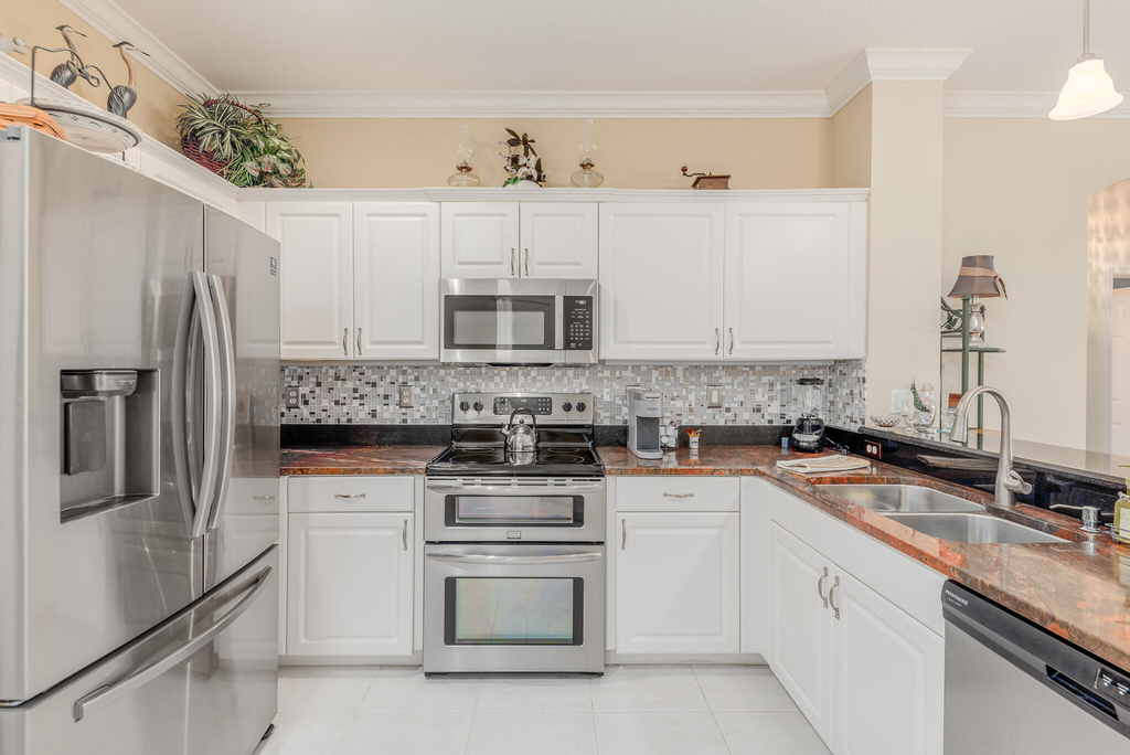1540 Se Prestwick Lane - Photo 8