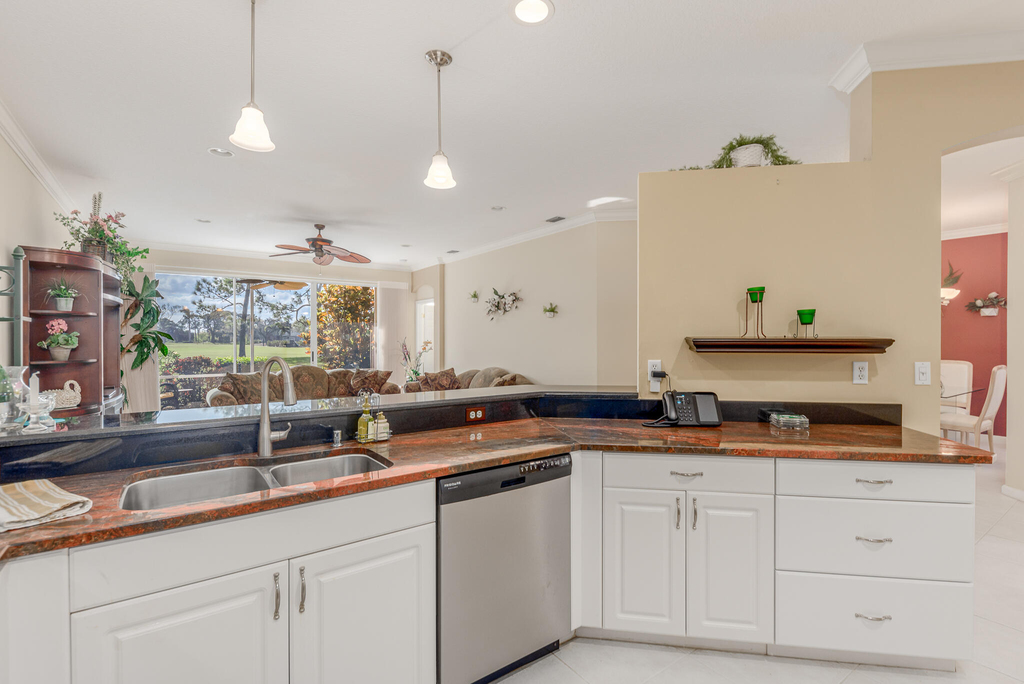 1540 Se Prestwick Lane - Photo 9