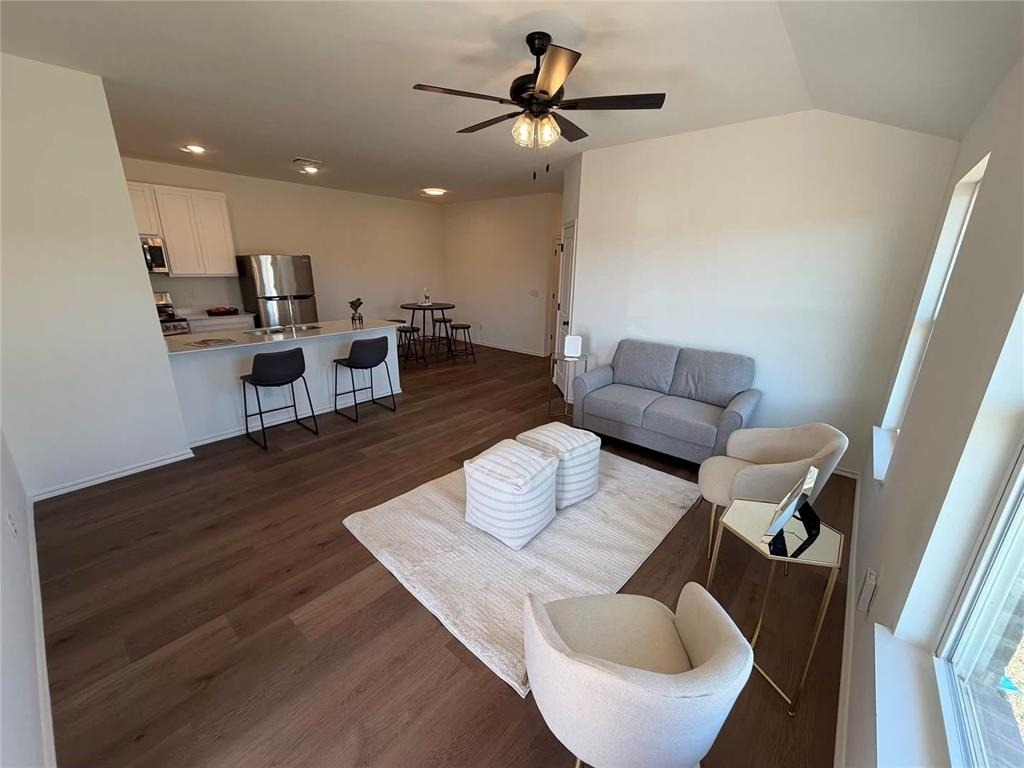 310 Aaran Way - Photo 2