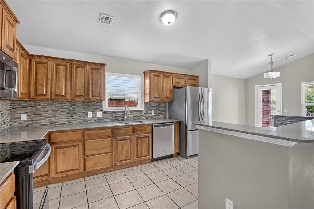 18109 Montoro Way - Photo 19