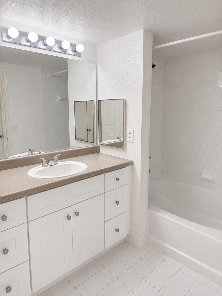 121 Sw Palm Drive - Photo 13