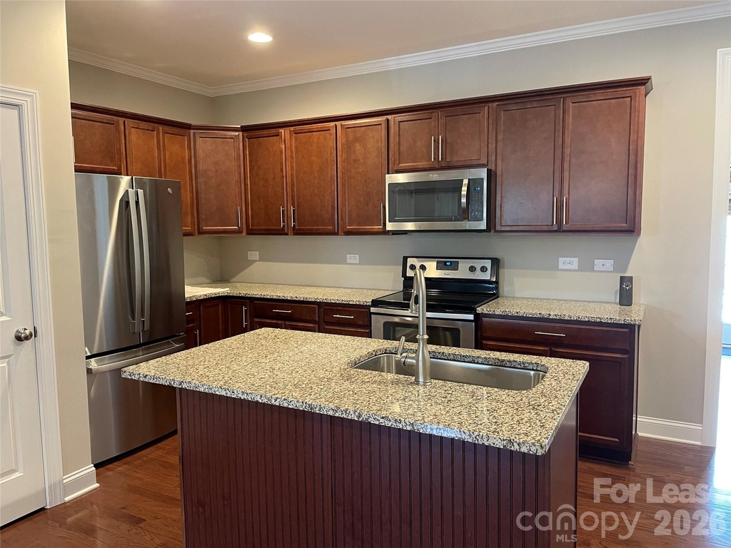 2510 Gallery Drive - Photo 4