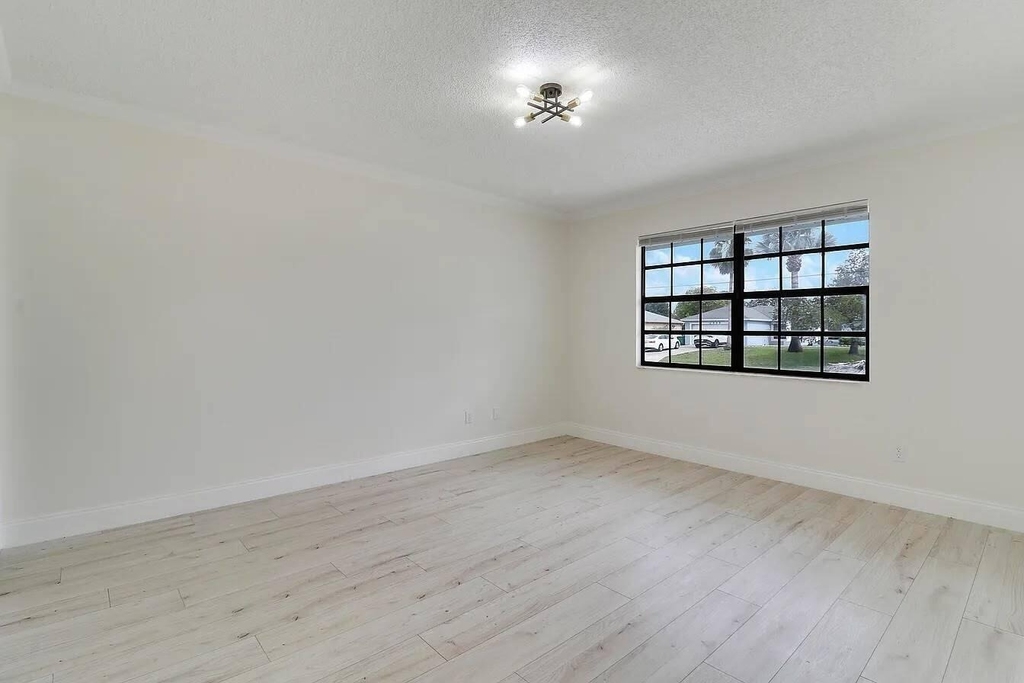2558 Sw Chestnut Lane - Photo 7