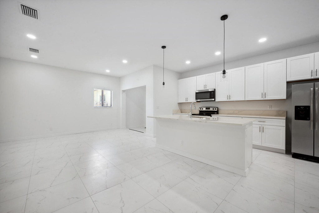 1009 14th Street - Photo 5