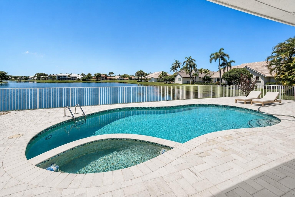 4440 Woodfield Boulevard - Photo 2