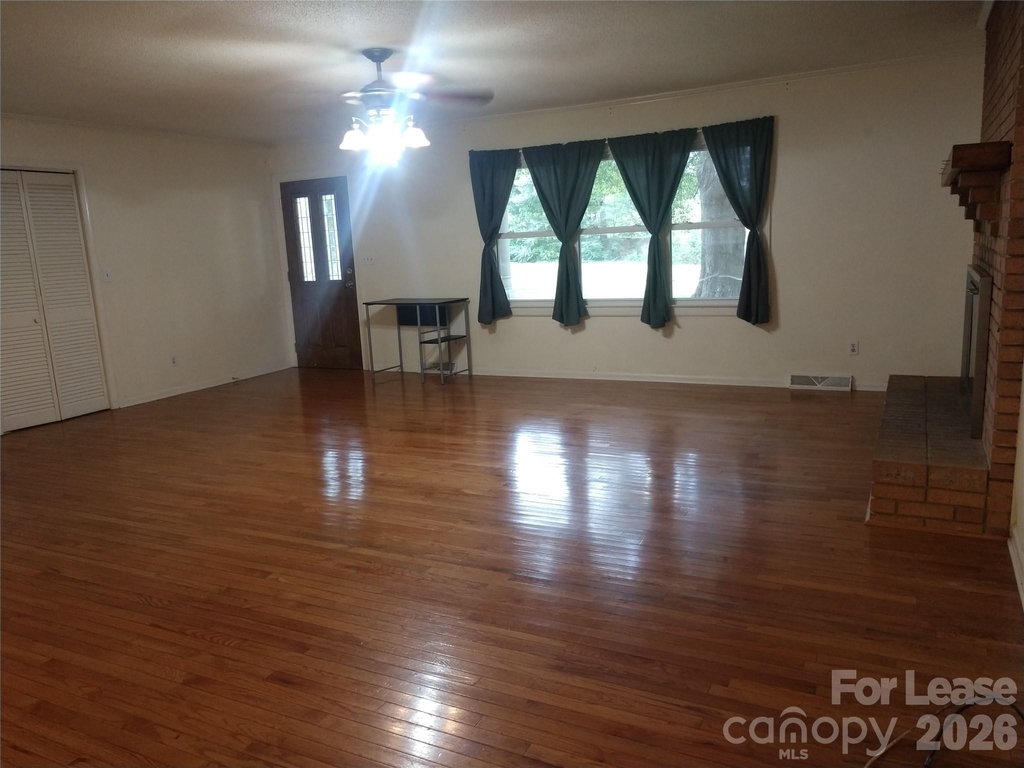 10115 Elmsbrook Lane - Photo 5