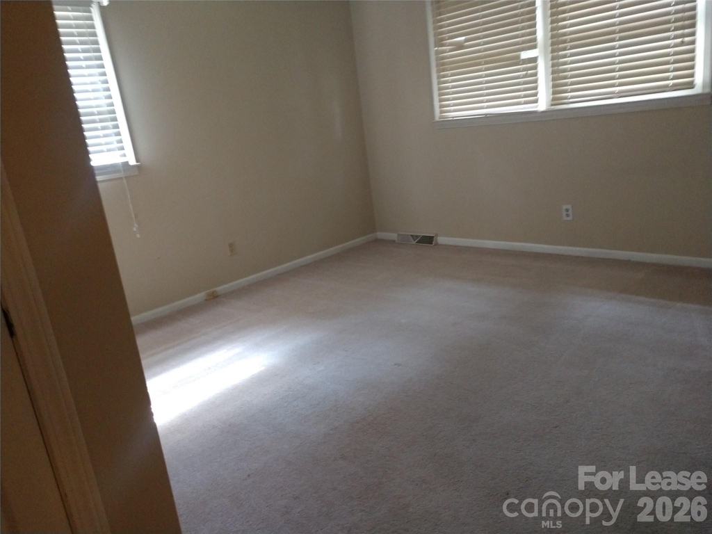 10115 Elmsbrook Lane - Photo 12