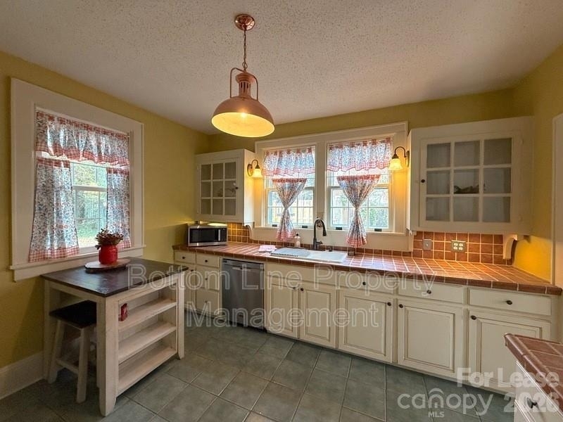 613 S York Street - Photo 8