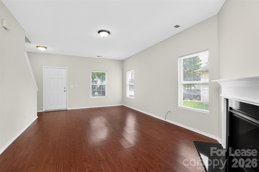 9107 Newfield Street - Photo 5