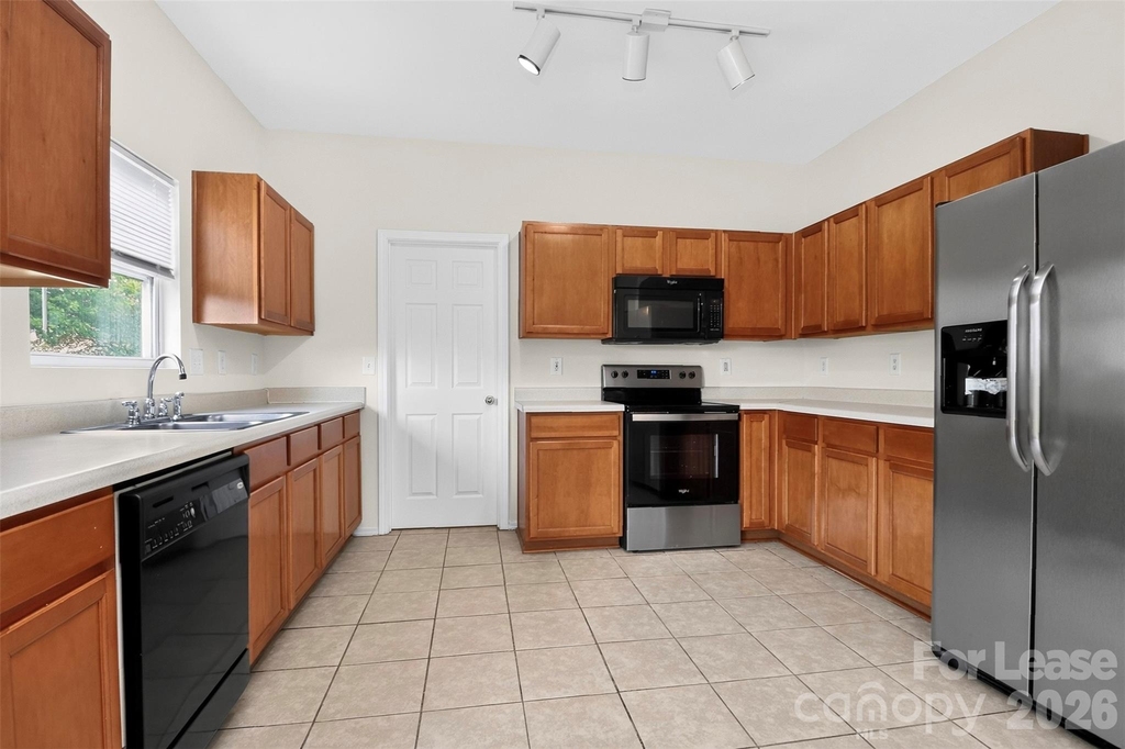 9107 Newfield Street - Photo 10