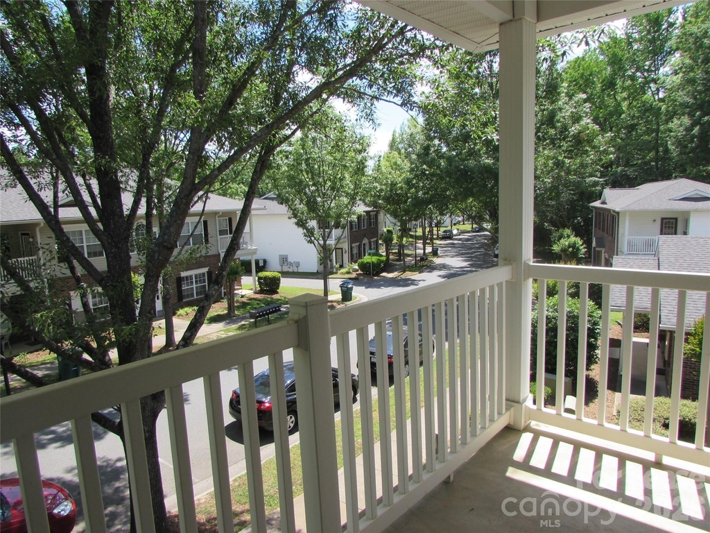 21725 Aftonshire Drive - Photo 9