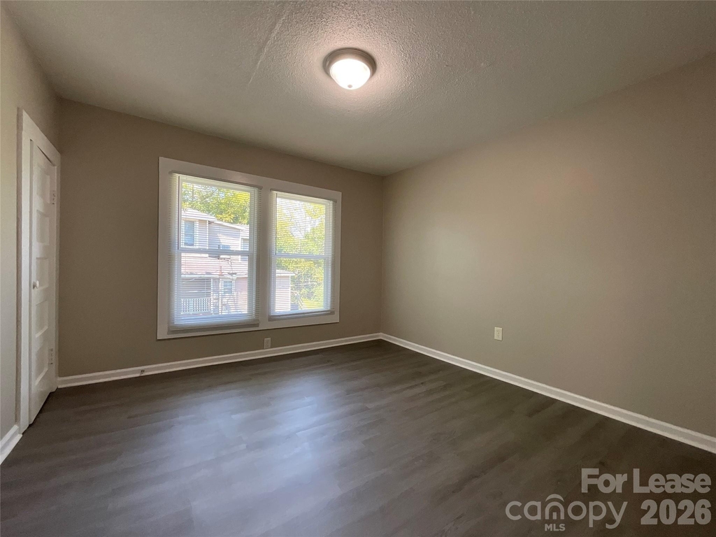 97 Corban Avenue Se - Photo 3