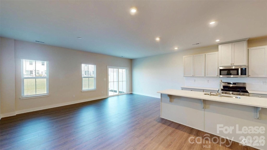 9542 Teamwork Street - Photo 4