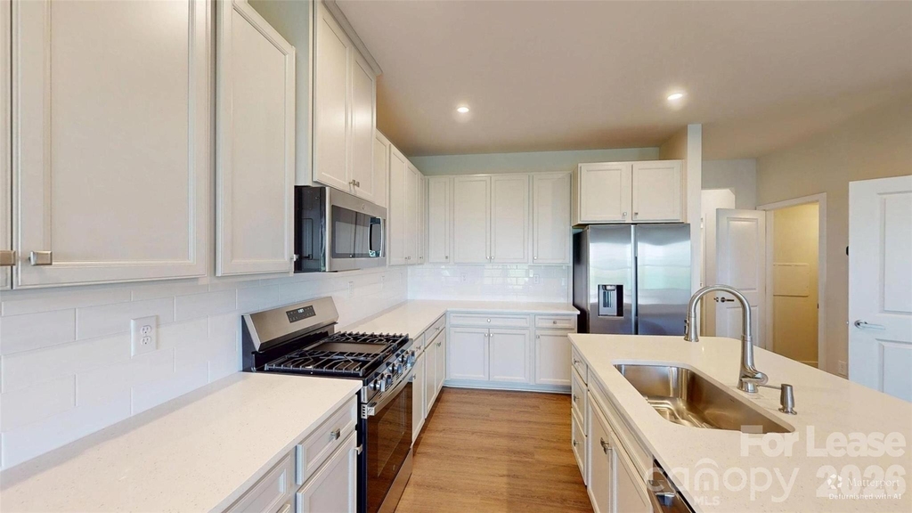 9542 Teamwork Street - Photo 5