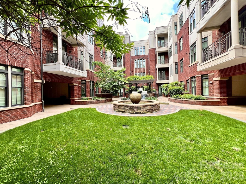 2810 Selwyn Avenue - Photo 5