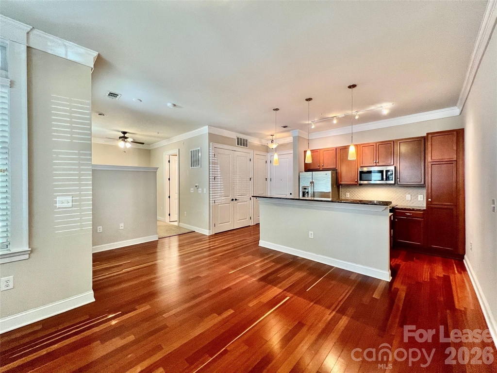 2810 Selwyn Avenue - Photo 18