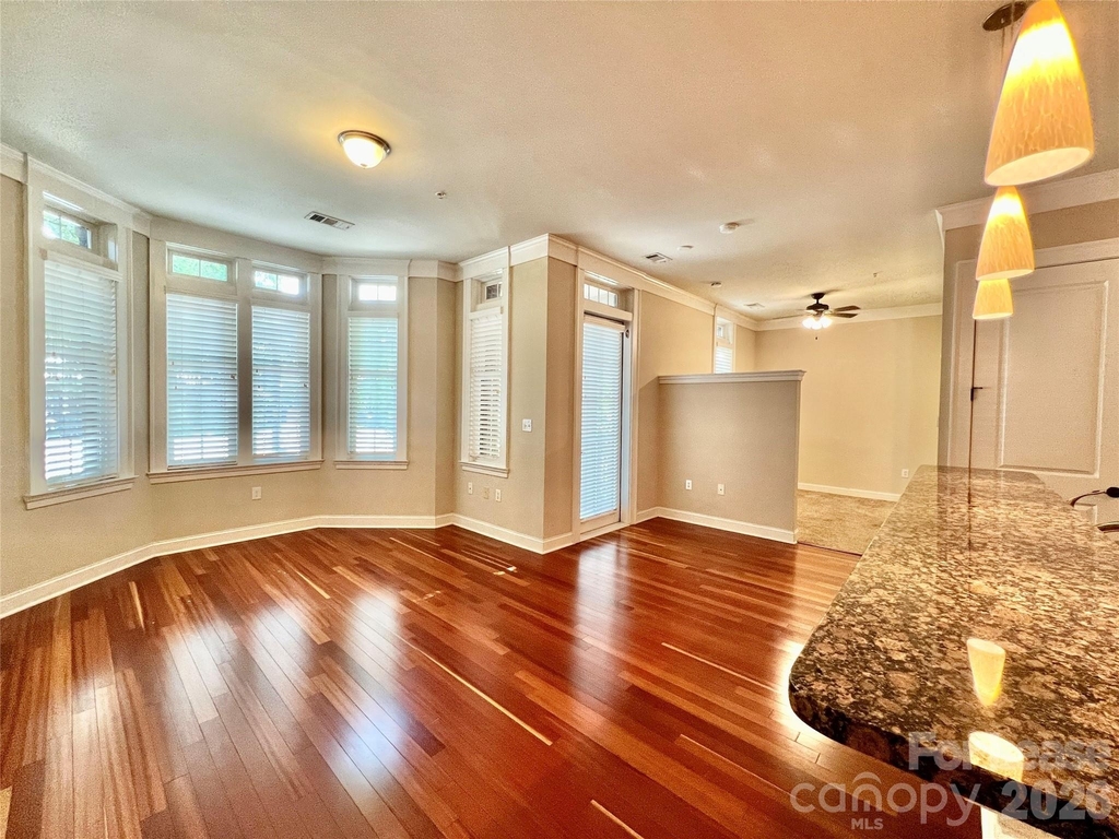 2810 Selwyn Avenue - Photo 16