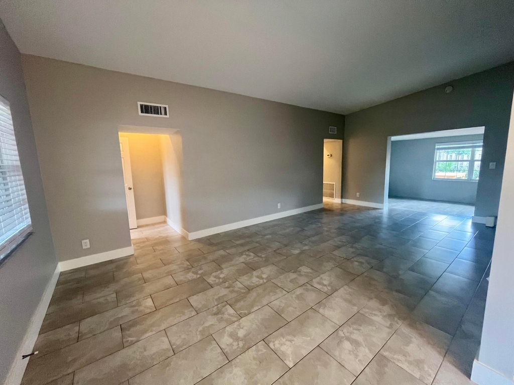 3765 Ne 18th Avenue - Photo 4