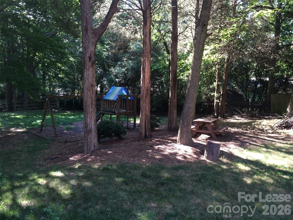 733 Meadow Lake Drive - Photo 3