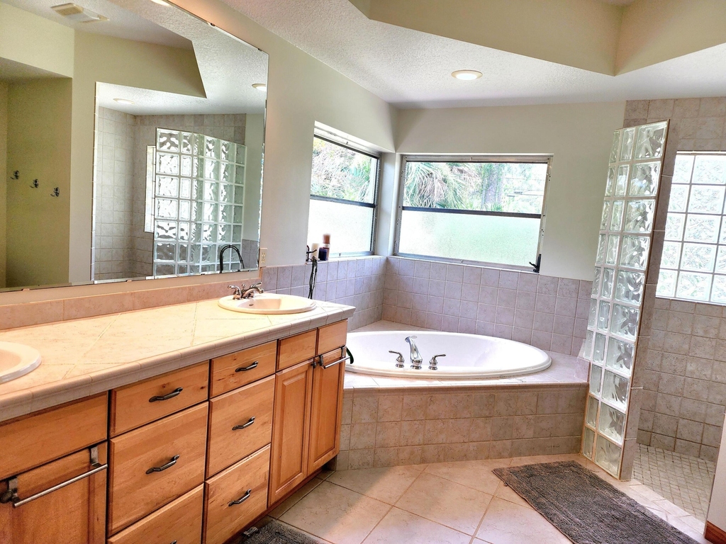 13438 49th Street N - Photo 16