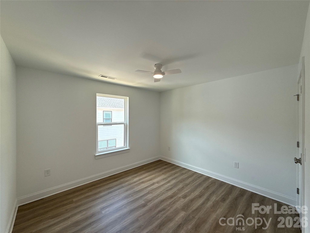 2106 Bombay Way - Photo 10