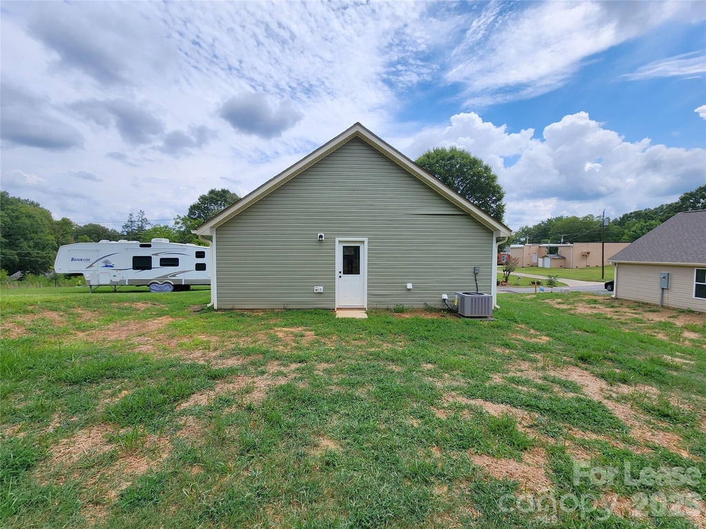 911 Hill Street - Photo 13