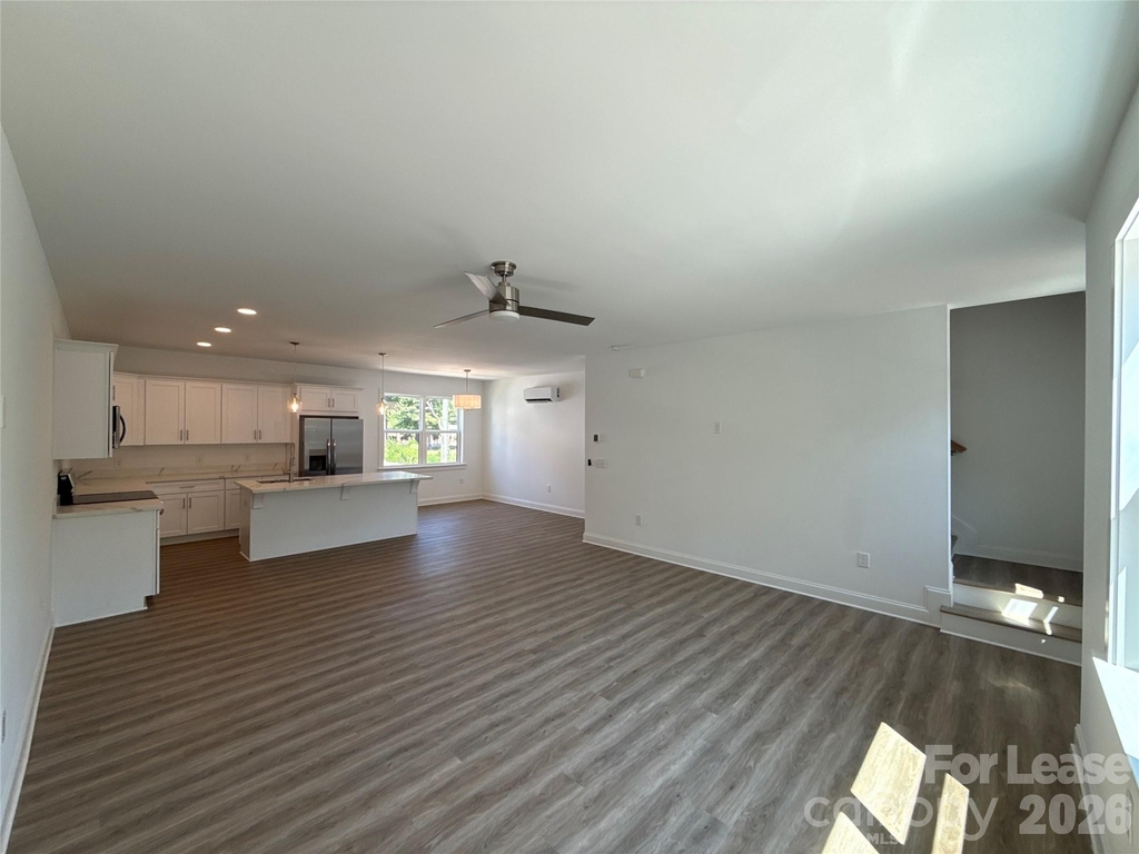 2100 Bombay Way - Photo 5