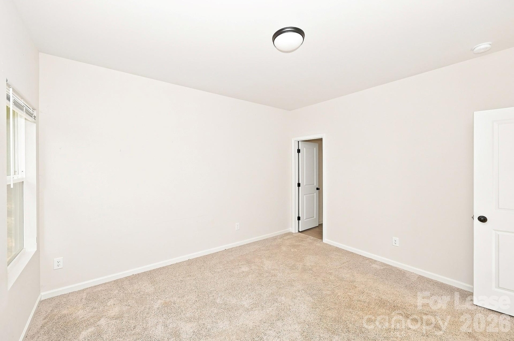 1109 Goldsboro Avenue - Photo 7