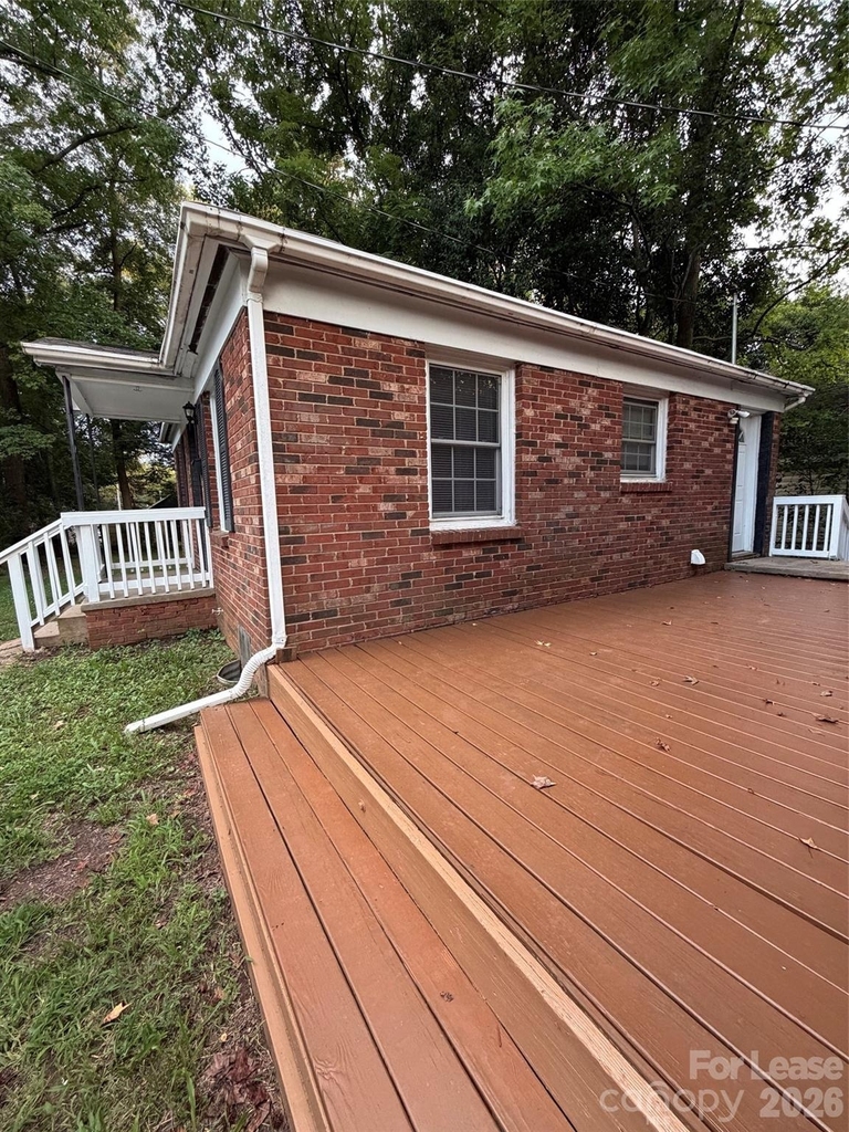 323 Lakewood Avenue - Photo 12