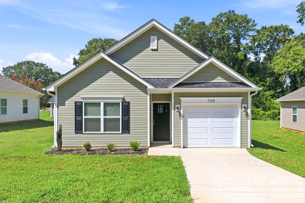 725 N Mcfarland Street - Photo 1