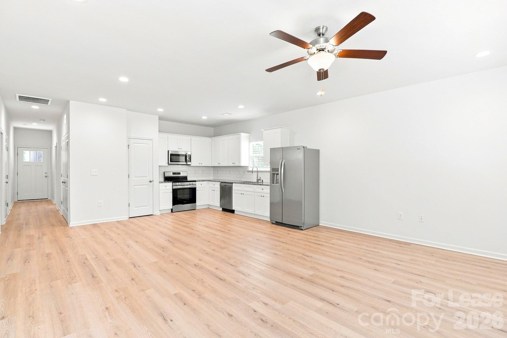 725 N Mcfarland Street - Photo 4