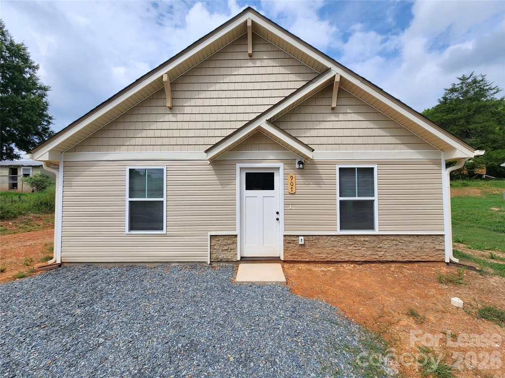 907 Hill Street - Photo 0
