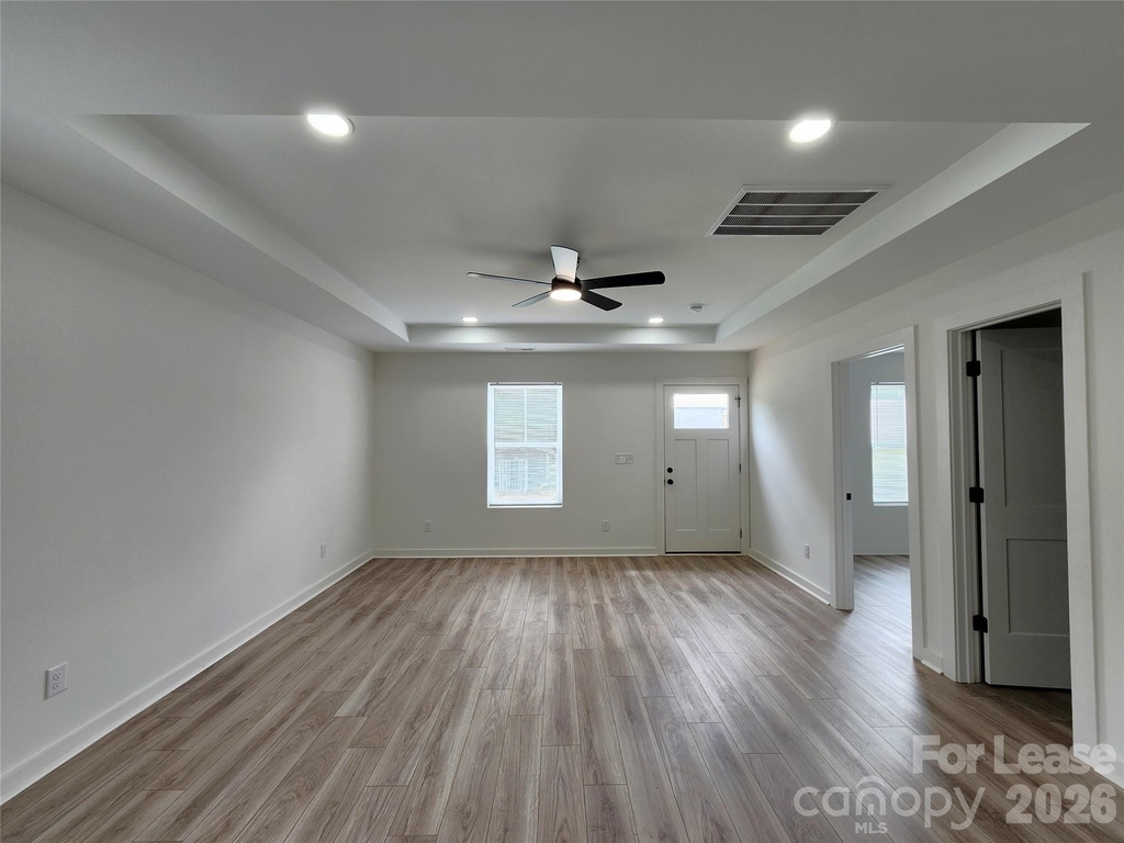 907 Hill Street - Photo 2
