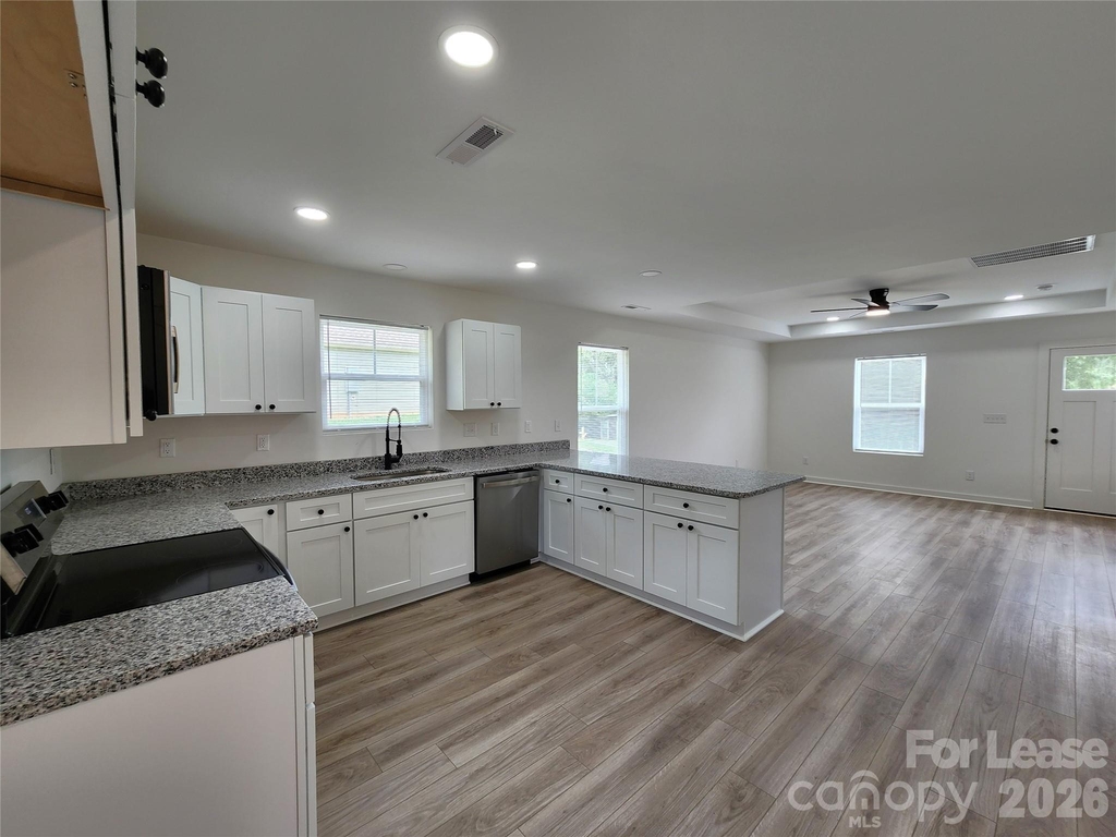 907 Hill Street - Photo 5