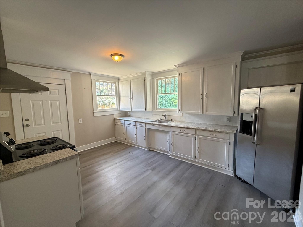 326 E Main Street - Photo 5