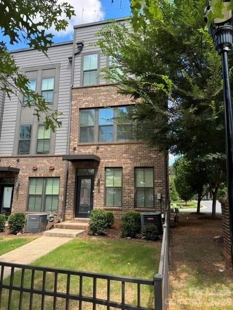 428 W Tremont Avenue - Photo 33